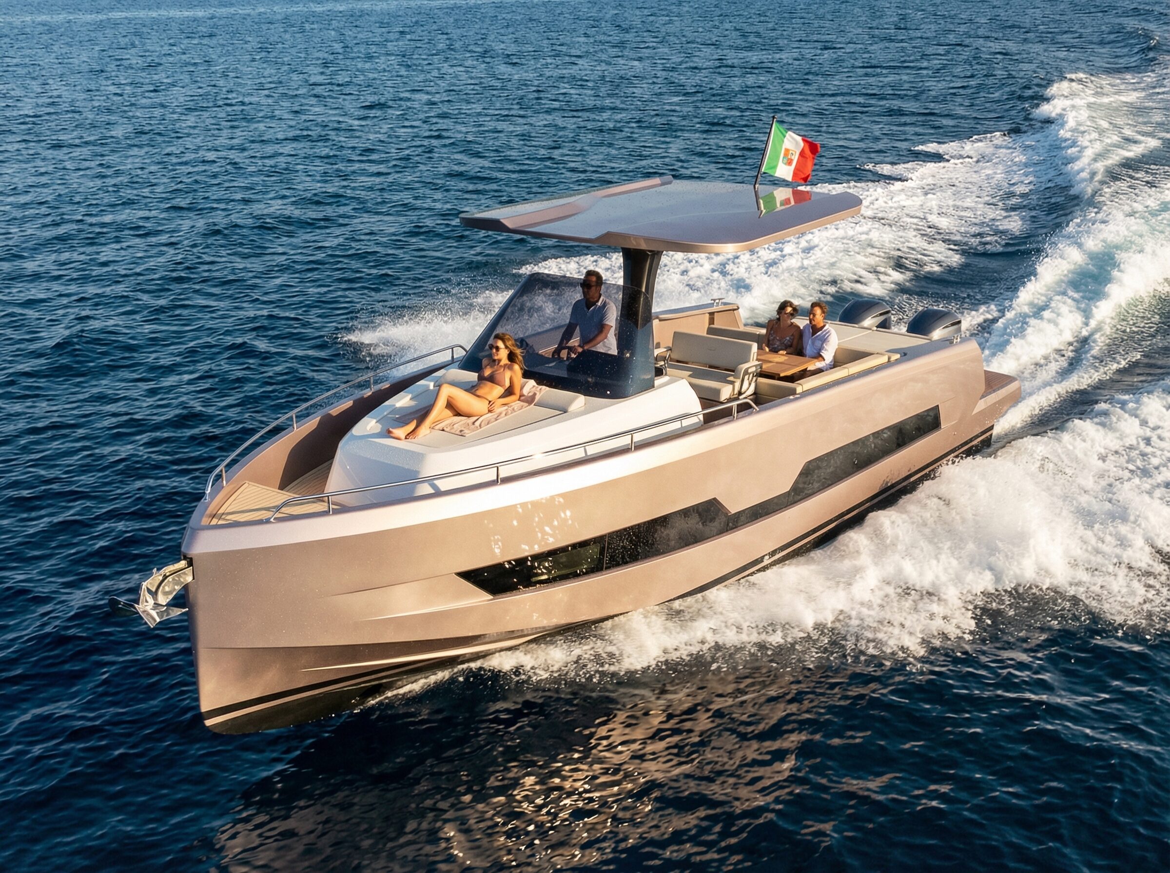 Walkaround 998 — figure 04